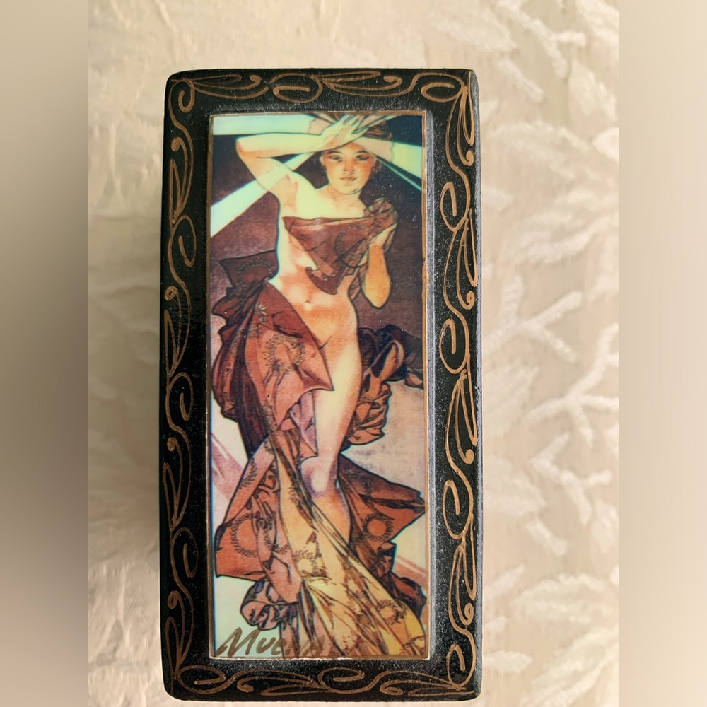 Beautiful Enameled Trinket Box